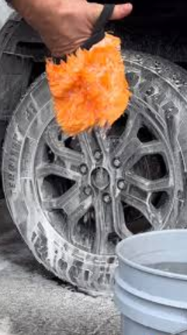 Carpro FingerPrint Ultra Soft Wheel Wash Mitt